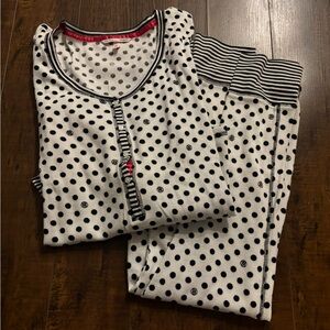Women’s Victoria’s Secret pajama set size XL